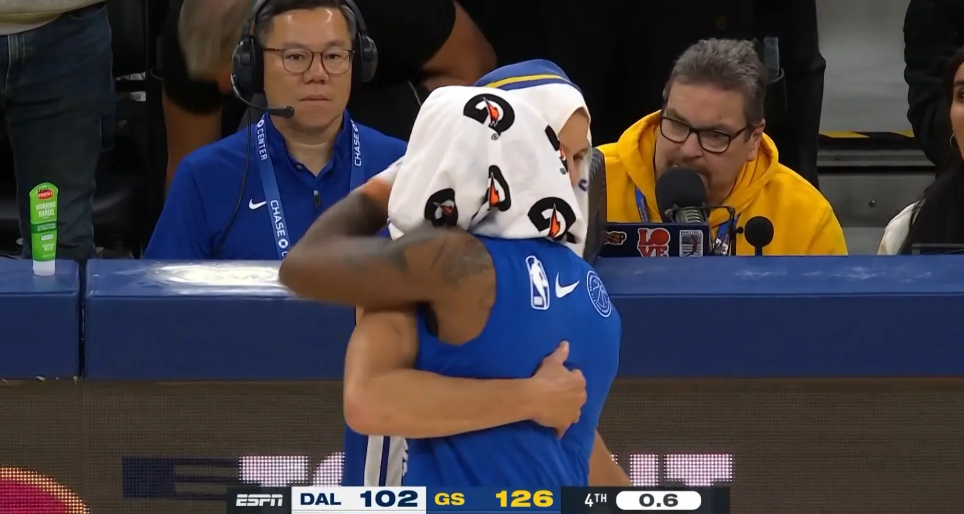 斯蒂文-库里已经成为勇士全队助攻手的简单介绍